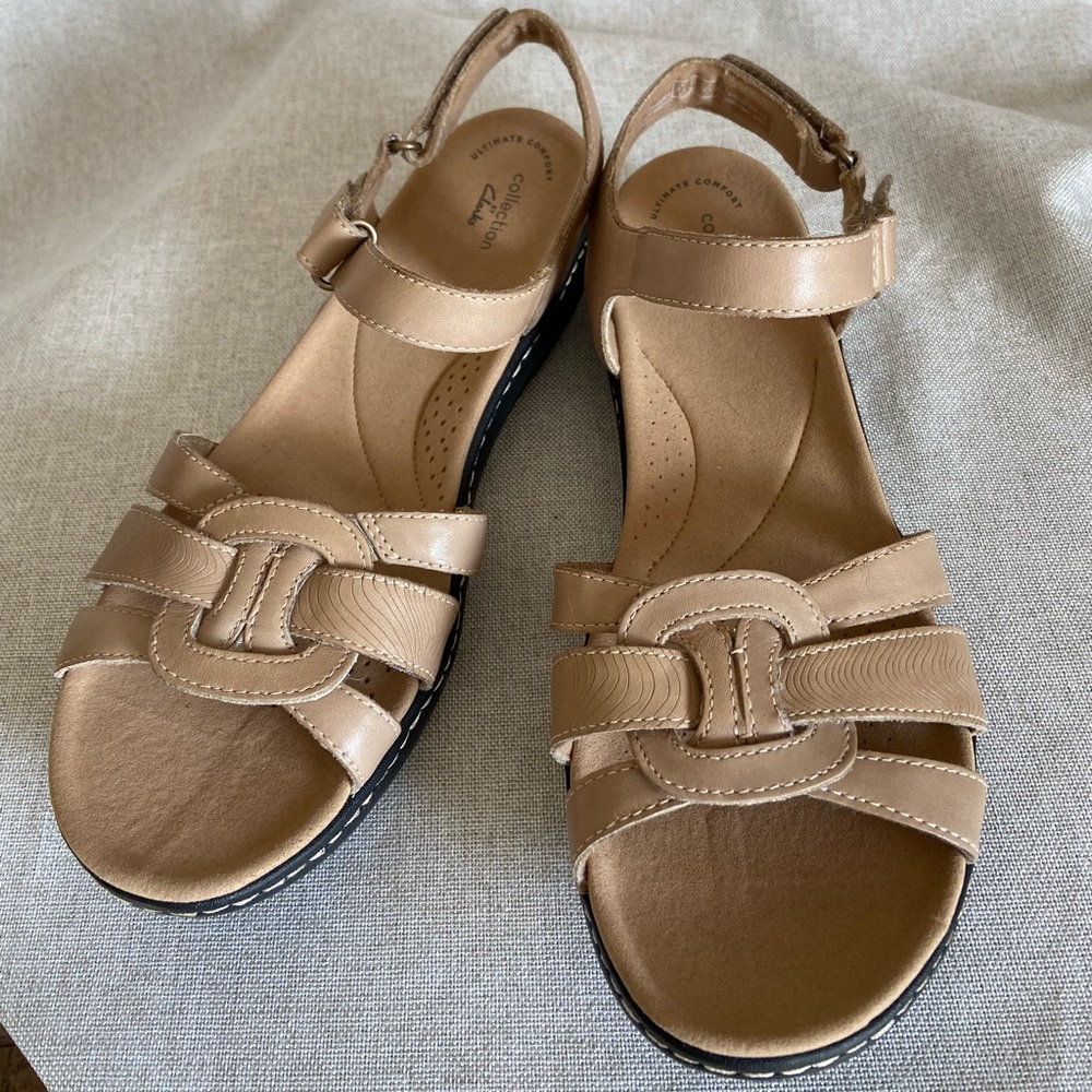 Clarks Sand Leather Ankle Strap Sandals Size 11” Brand New